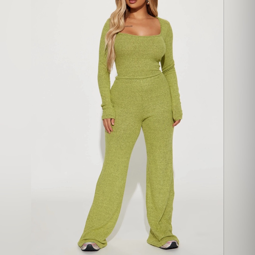Women’s Fashion Nova Cute N Cozy Green Matching Pant Set Size XS Extra Small